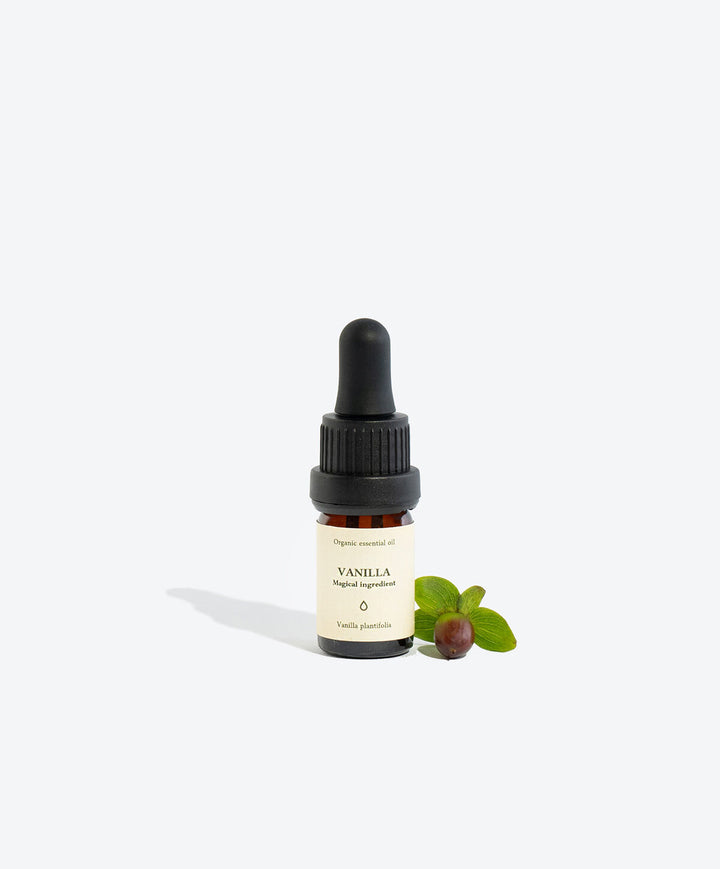 VANILLA essential oil glass bottle with pipette, front view